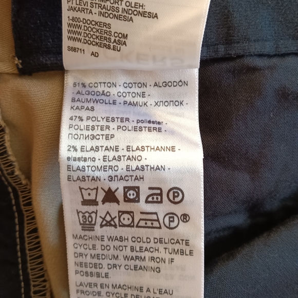 Dockers Relaxed Fit Stretch Wrinkle-Free Flat Front Khaki Pants Size 44 x 30 - Picture 5 of 9